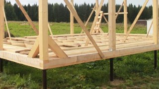 Сарай на винтовых сваях или хозблок на сваях Кронштадт цена от 2562 руб. / шт.